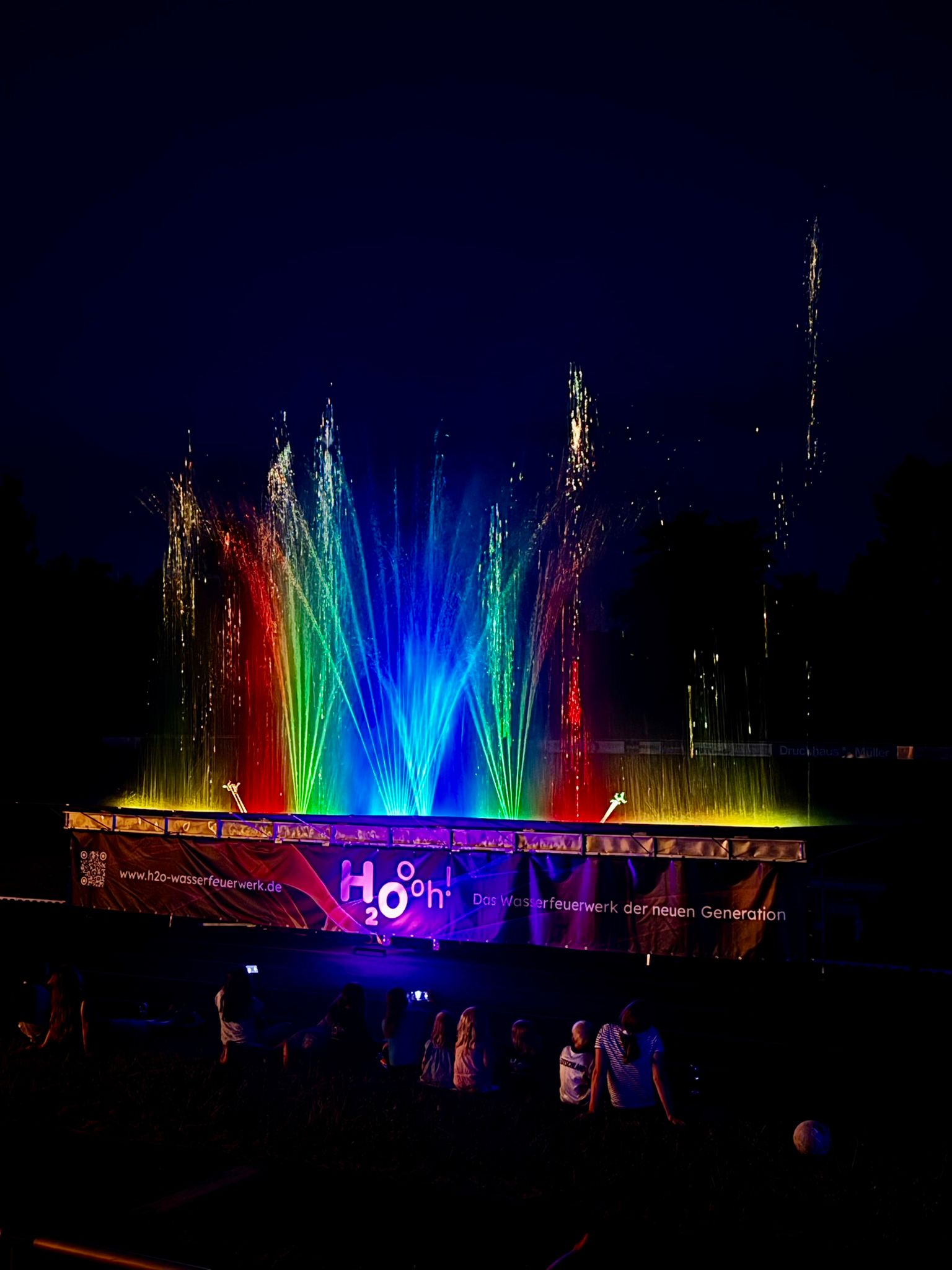 Wassershow bei Nacht