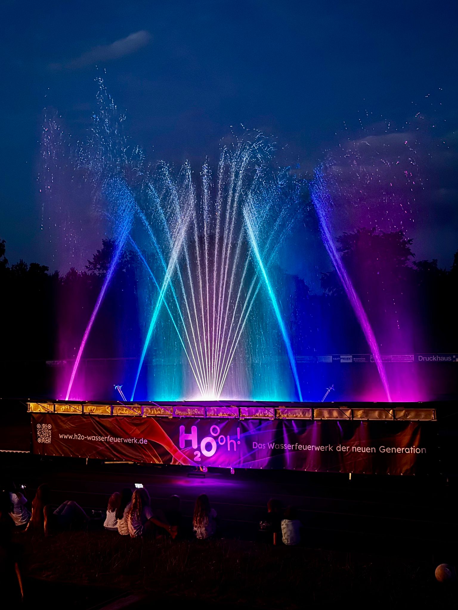 Beleuchtete Wassershow